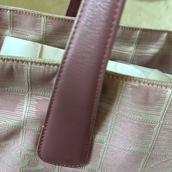 Very good condition Authentic Chanel pink bag - Picture 3 of 6